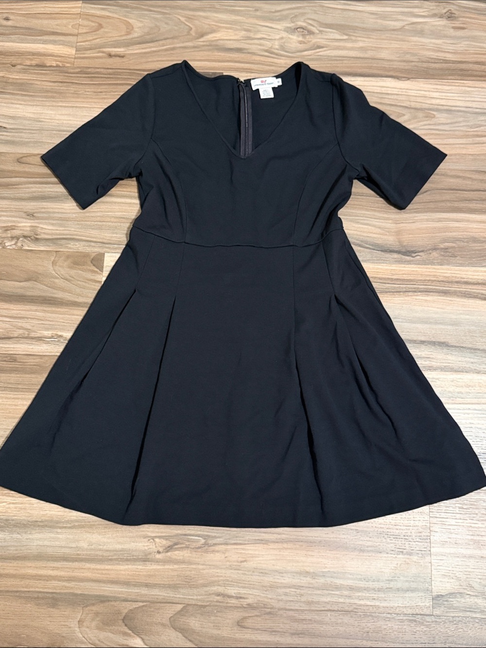 Vineyard Vines Womens Fit & Flare Mini Dress Black V Neck S/S Sz. 12 Minimal